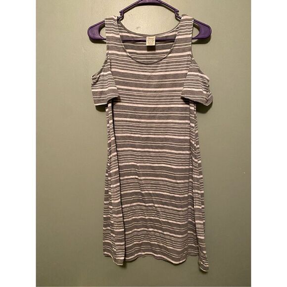 Faded Glory Gray And White Striped Cold Shoulder T-shirt Dress Size M - Picture 1 of 6